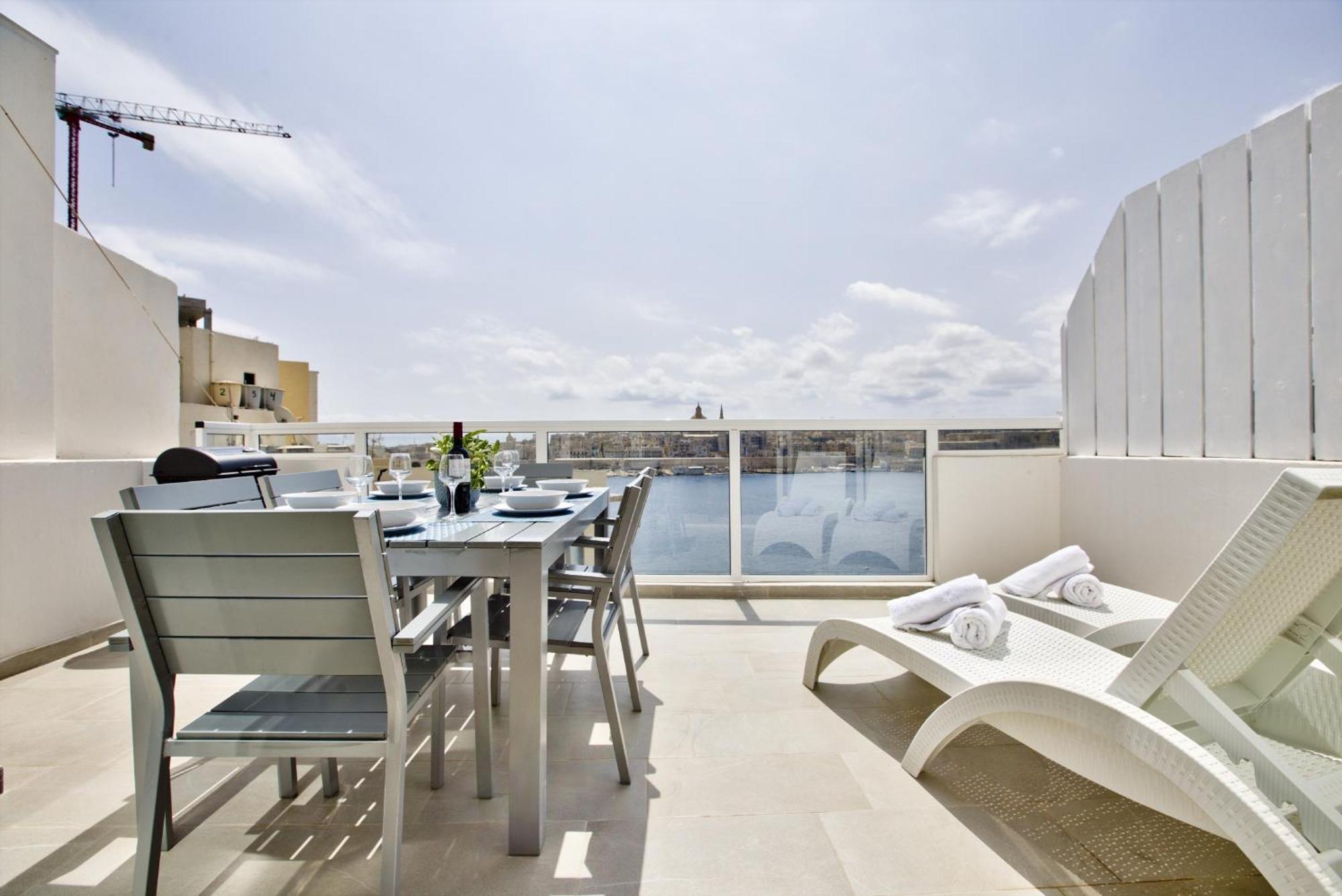 Bastions Seaview Apartments And Duplex Penthouse In Sliema By Shortletsmalta Buitenkant foto