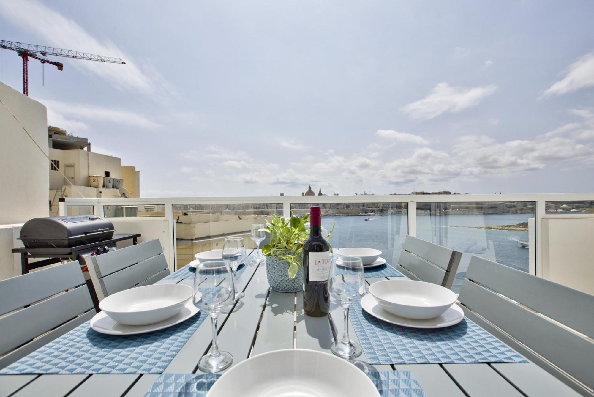 Bastions Seaview Apartments And Duplex Penthouse In Sliema By Shortletsmalta Buitenkant foto