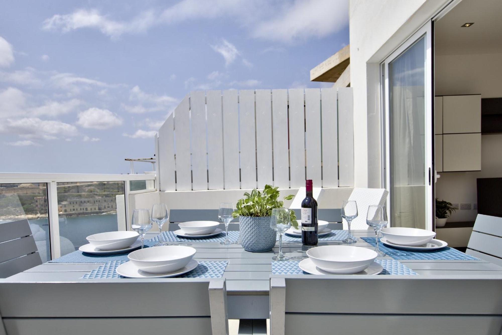 Bastions Seaview Apartments And Duplex Penthouse In Sliema By Shortletsmalta Buitenkant foto