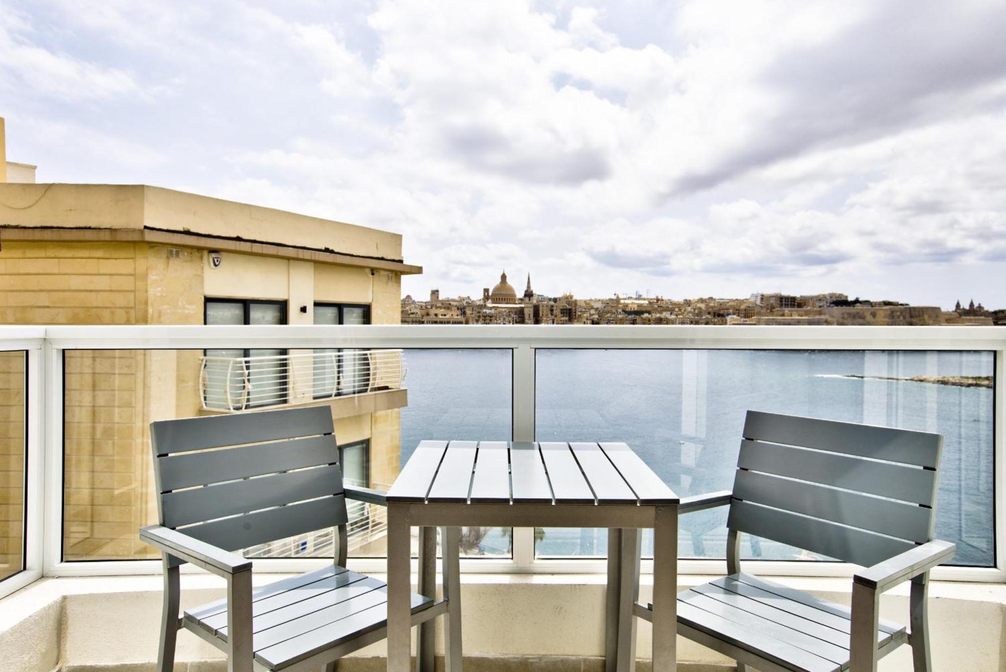 Bastions Seaview Apartments And Duplex Penthouse In Sliema By Shortletsmalta Buitenkant foto