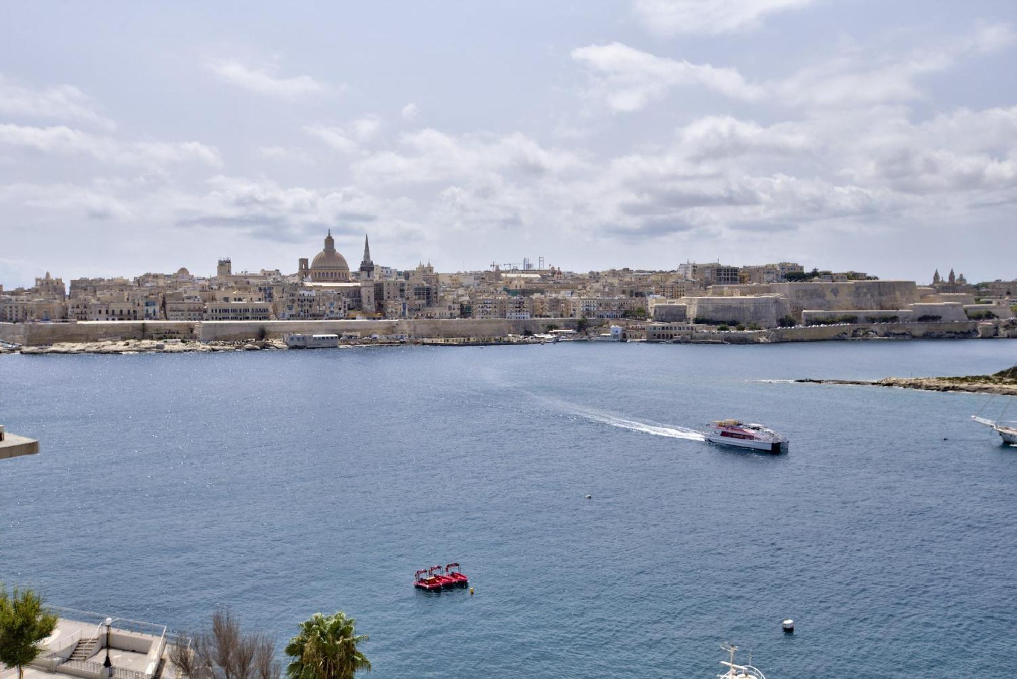 Bastions Seaview Apartments And Duplex Penthouse In Sliema By Shortletsmalta Buitenkant foto